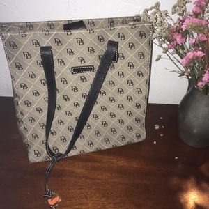 Dooney & Bourke Bag